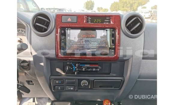Buy Import Toyota Land Cruiser Beige Car in Import - Dubai in Abia State Buy Import Toyota Land Cruiser Beige Car in Import - Dubai in Abia State
