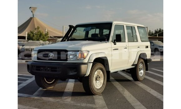 Buy Import Toyota Land Cruiser White Car in Import - Dubai in Abia State Buy Import Toyota Land Cruiser White Car in Import - Dubai in Abia State