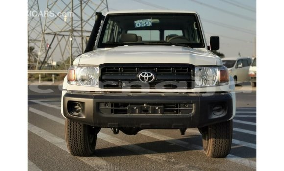 Buy Import Toyota Land Cruiser White Car in Import - Dubai in Abia State Buy Import Toyota Land Cruiser White Car in Import - Dubai in Abia State