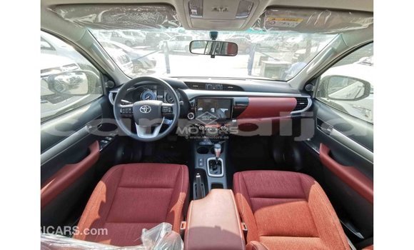 Buy Import Toyota Hilux White Car in Import - Dubai in Abia State Buy Import Toyota Hilux White Car in Import - Dubai in Abia State