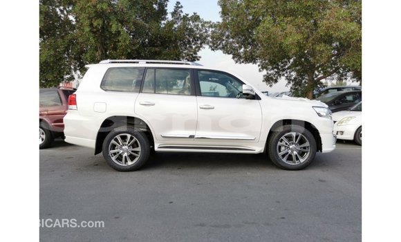 Buy Import Toyota Land Cruiser White Car in Import - Dubai in Abia State Buy Import Toyota Land Cruiser White Car in Import - Dubai in Abia State