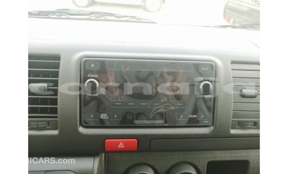 Buy Import Toyota DA White Truck in Import - Dubai in Abia State Buy Import Toyota DA White Truck in Import - Dubai in Abia State