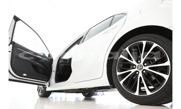 Buy Import Toyota Camry White Car in Import - Dubai in Abia State Buy Import Toyota Camry White Car in Import - Dubai in Abia State