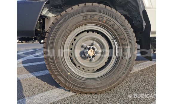 Buy Import Toyota Land Cruiser White Car in Import - Dubai in Abia State Buy Import Toyota Land Cruiser White Car in Import - Dubai in Abia State