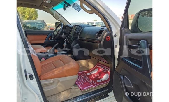 Buy Import Toyota Land Cruiser White Car in Import - Dubai in Abia State Buy Import Toyota Land Cruiser White Car in Import - Dubai in Abia State