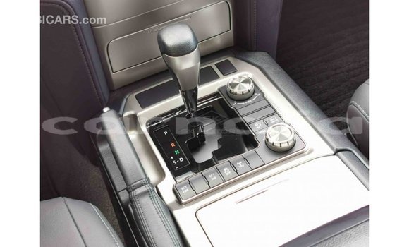 Acheter Import Voiture Toyota Land Cruiser Blanc à Import - Dubai, État d'Abia Acheter Import Voiture Toyota Land Cruiser Blanc à Import - Dubai, État d'Abia