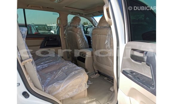 Buy Import Toyota Land Cruiser White Car in Import - Dubai in Abia State Buy Import Toyota Land Cruiser White Car in Import - Dubai in Abia State