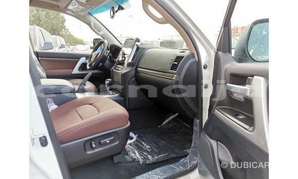 Buy Import Toyota Land Cruiser White Car in Import - Dubai in Abia State Buy Import Toyota Land Cruiser White Car in Import - Dubai in Abia State