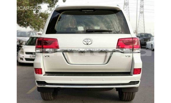 Buy Import Toyota Land Cruiser White Car in Import - Dubai in Abia State Buy Import Toyota Land Cruiser White Car in Import - Dubai in Abia State