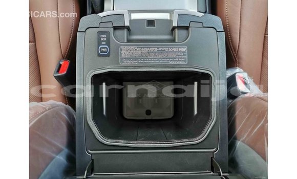 Buy Import Toyota Land Cruiser White Car in Import - Dubai in Abia State Buy Import Toyota Land Cruiser White Car in Import - Dubai in Abia State