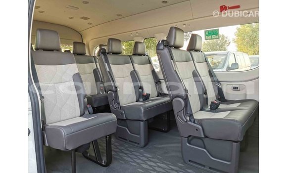 Acheter Import Voiture Toyota Hiace Blanc à Import - Dubai, État d'Abia Acheter Import Voiture Toyota Hiace Blanc à Import - Dubai, État d'Abia