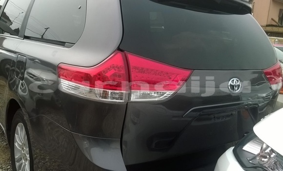 Acheter Occasion Voiture Toyota Sienna Noir à Lagos, État de Lagos Acheter Occasion Voiture Toyota Sienna Noir à Lagos, État de Lagos