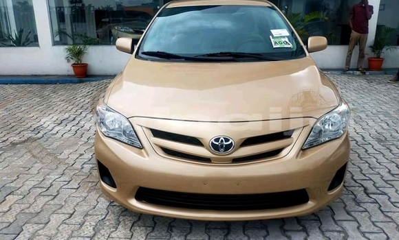 Acheter Occasion Voiture Toyota Corolla Beige à Ikeja, État de Lagos