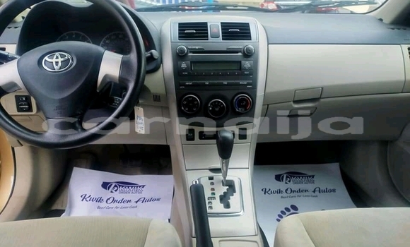Acheter Occasion Voiture Toyota Corolla Beige à Ikeja, État de Lagos Acheter Occasion Voiture Toyota Corolla Beige à Ikeja, État de Lagos