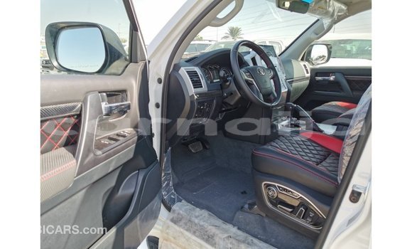 Acheter Import Voiture Toyota Land Cruiser Blanc à Import - Dubai, État d'Abia Acheter Import Voiture Toyota Land Cruiser Blanc à Import - Dubai, État d'Abia