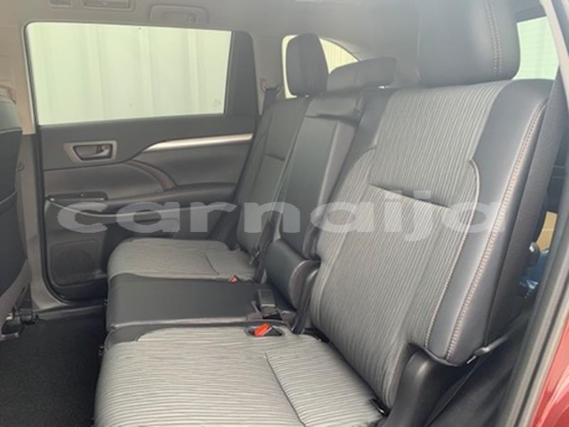 Big with watermark 2019 toyota highlander.....11