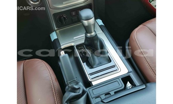 Acheter Import Voiture Toyota Prado Blanc à Import - Dubai, État d'Abia Acheter Import Voiture Toyota Prado Blanc à Import - Dubai, État d'Abia