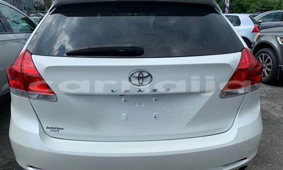 Acheter Import Voiture Toyota Venza Blanc à Enugu Ngwo, Enugu Acheter Import Voiture Toyota Venza Blanc à Enugu Ngwo, Enugu