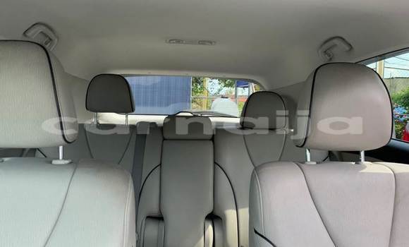 Acheter Import Voiture Toyota Venza Blanc à Enugu Ngwo, Enugu Acheter Import Voiture Toyota Venza Blanc à Enugu Ngwo, Enugu