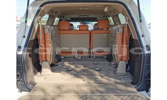 Acheter Import Voiture Toyota Land Cruiser Blanc à Import - Dubai, État d'Abia Acheter Import Voiture Toyota Land Cruiser Blanc à Import - Dubai, État d'Abia