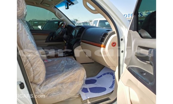 Buy Import Toyota Land Cruiser White Car in Import - Dubai in Abia State Buy Import Toyota Land Cruiser White Car in Import - Dubai in Abia State