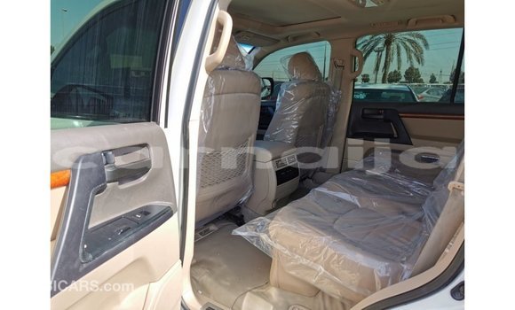 Buy Import Toyota Land Cruiser White Car in Import - Dubai in Abia State Buy Import Toyota Land Cruiser White Car in Import - Dubai in Abia State