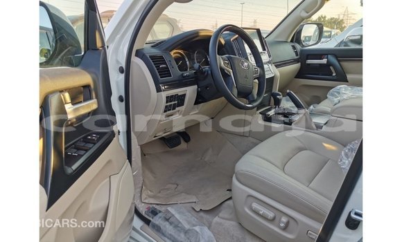 Buy Import Toyota Land Cruiser White Car in Import - Dubai in Abia State Buy Import Toyota Land Cruiser White Car in Import - Dubai in Abia State