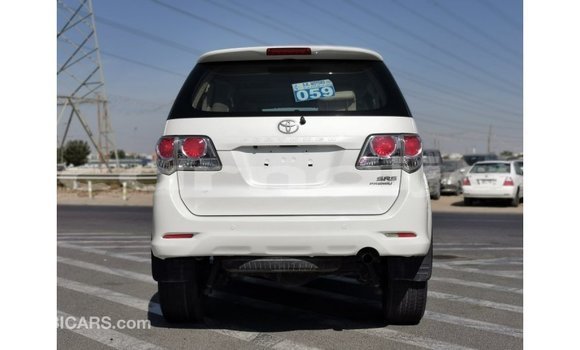 Acheter Import Voiture Toyota Fortuner Blanc à Import - Dubai, État d'Abia Acheter Import Voiture Toyota Fortuner Blanc à Import - Dubai, État d'Abia