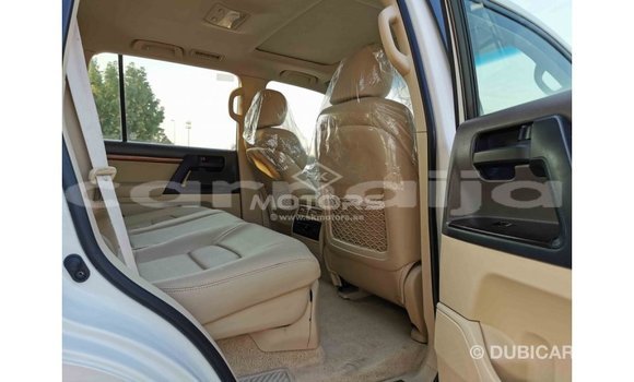 Acheter Import Voiture Toyota Land Cruiser Blanc à Import - Dubai, État d'Abia Acheter Import Voiture Toyota Land Cruiser Blanc à Import - Dubai, État d'Abia
