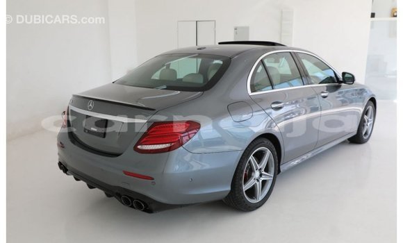 Acheter Import Utilitaire Mercedes‒Benz 1117 Autre à Import - Dubai, État d'Abia Acheter Import Utilitaire Mercedes‒Benz 1117 Autre à Import - Dubai, État d'Abia