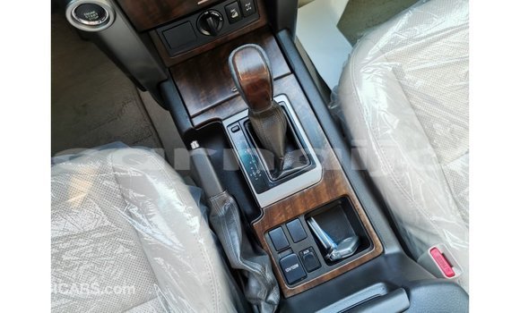 Acheter Import Voiture Toyota Prado Blanc à Import - Dubai, État d'Abia Acheter Import Voiture Toyota Prado Blanc à Import - Dubai, État d'Abia