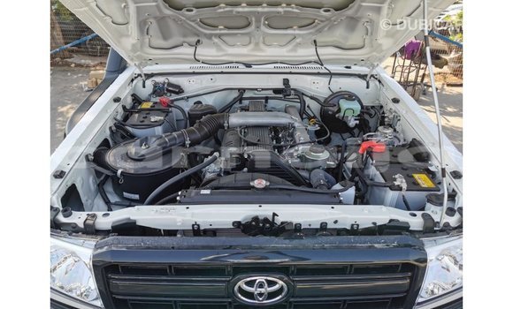 Acheter Import Voiture Toyota Land Cruiser Blanc à Import - Dubai, État d'Abia Acheter Import Voiture Toyota Land Cruiser Blanc à Import - Dubai, État d'Abia