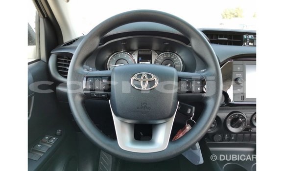 Acheter Import Voiture Toyota Hilux Blanc à Import - Dubai, État d'Abia Acheter Import Voiture Toyota Hilux Blanc à Import - Dubai, État d'Abia