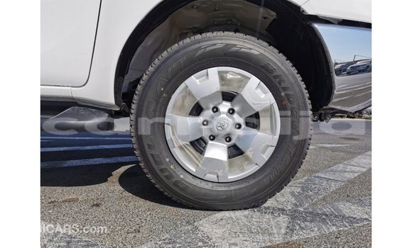 Acheter Import Voiture Toyota Hilux Blanc à Import - Dubai, État d'Abia Acheter Import Voiture Toyota Hilux Blanc à Import - Dubai, État d'Abia