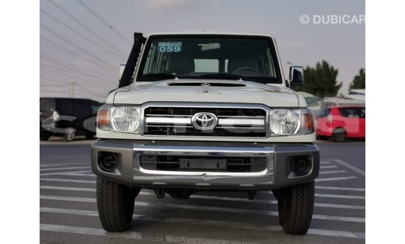 Buy Import Toyota Land Cruiser White Car in Import - Dubai in Abia State Buy Import Toyota Land Cruiser White Car in Import - Dubai in Abia State