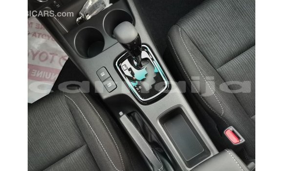 Acheter Import Voiture Toyota Hilux Blanc à Import - Dubai, État d'Abia Acheter Import Voiture Toyota Hilux Blanc à Import - Dubai, État d'Abia