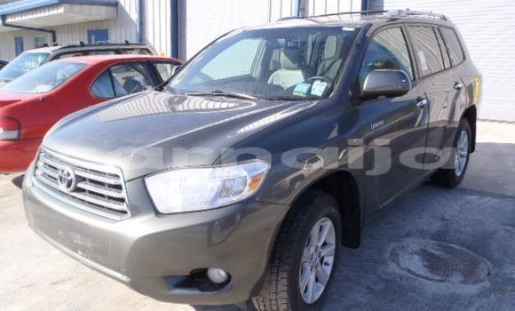 Buy Used Toyota Highlander Beige Car in Lagos in Lagos State Buy Used Toyota Highlander Beige Car in Lagos in Lagos State