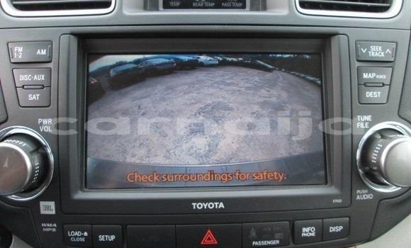 Buy Used Toyota Highlander Beige Car in Lagos in Lagos State Buy Used Toyota Highlander Beige Car in Lagos in Lagos State