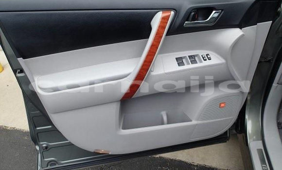 Buy Used Toyota Highlander Beige Car in Lagos in Lagos State Buy Used Toyota Highlander Beige Car in Lagos in Lagos State