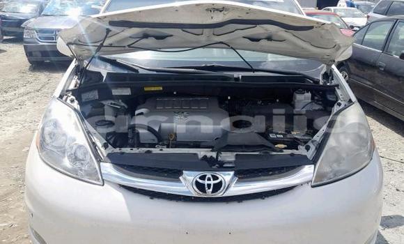 Acheter Occasion Voiture Toyota Sienna Blanc à Lagos, État de Lagos Acheter Occasion Voiture Toyota Sienna Blanc à Lagos, État de Lagos