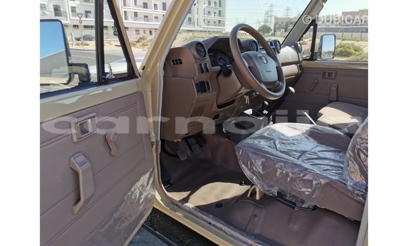 Buy Import Toyota Land Cruiser Beige Car in Import - Dubai in Abia State Buy Import Toyota Land Cruiser Beige Car in Import - Dubai in Abia State