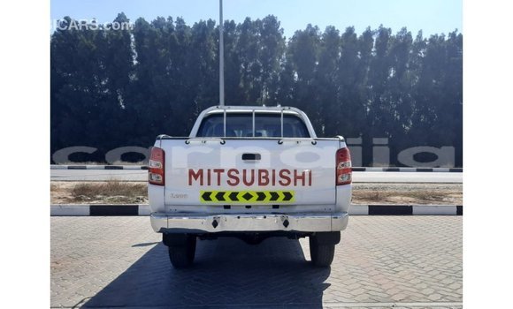 Acheter Import Voiture Mitsubishi L200 Blanc à Import - Dubai, État d'Abia Acheter Import Voiture Mitsubishi L200 Blanc à Import - Dubai, État d'Abia