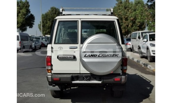 Acheter Import Voiture Toyota Land Cruiser Blanc à Import - Dubai, État d'Abia Acheter Import Voiture Toyota Land Cruiser Blanc à Import - Dubai, État d'Abia