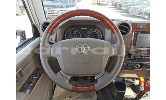 Acheter Import Voiture Toyota Land Cruiser Blanc à Import - Dubai, État d'Abia Acheter Import Voiture Toyota Land Cruiser Blanc à Import - Dubai, État d'Abia
