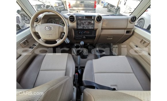 Buy Import Toyota Land Cruiser White Car in Import - Dubai in Abia State Buy Import Toyota Land Cruiser White Car in Import - Dubai in Abia State