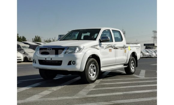 Acheter Import Voiture Toyota Hilux Blanc à Import - Dubai, État d'Abia Acheter Import Voiture Toyota Hilux Blanc à Import - Dubai, État d'Abia