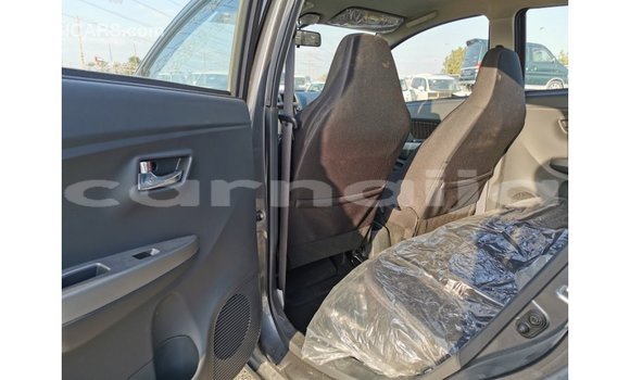 Buy Import Toyota HiAce Other Truck in Import - Dubai in Abia State Buy Import Toyota HiAce Other Truck in Import - Dubai in Abia State