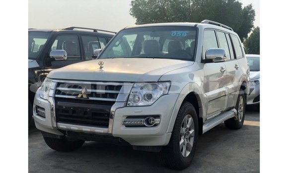 Acheter Import Voiture Mitsubishi Pajero Blanc à Import - Dubai, État d'Abia Acheter Import Voiture Mitsubishi Pajero Blanc à Import - Dubai, État d'Abia