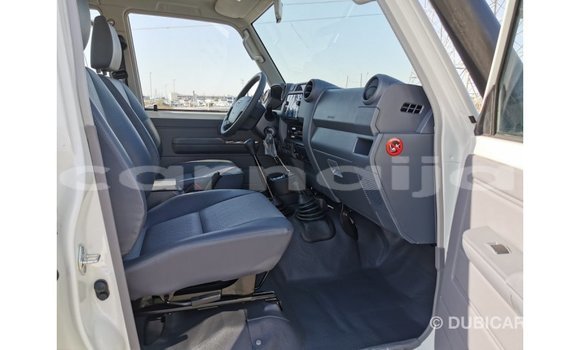 Buy Import Toyota Land Cruiser White Car in Import - Dubai in Abia State Buy Import Toyota Land Cruiser White Car in Import - Dubai in Abia State