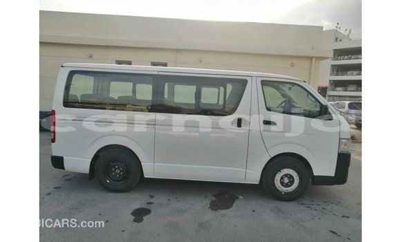 Buy Import Toyota DA White Truck in Import - Dubai in Abia State Buy Import Toyota DA White Truck in Import - Dubai in Abia State